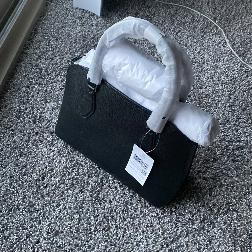 SOLD ❌ Kate Spade Black Crossbody Purse - Picture 5 of 15